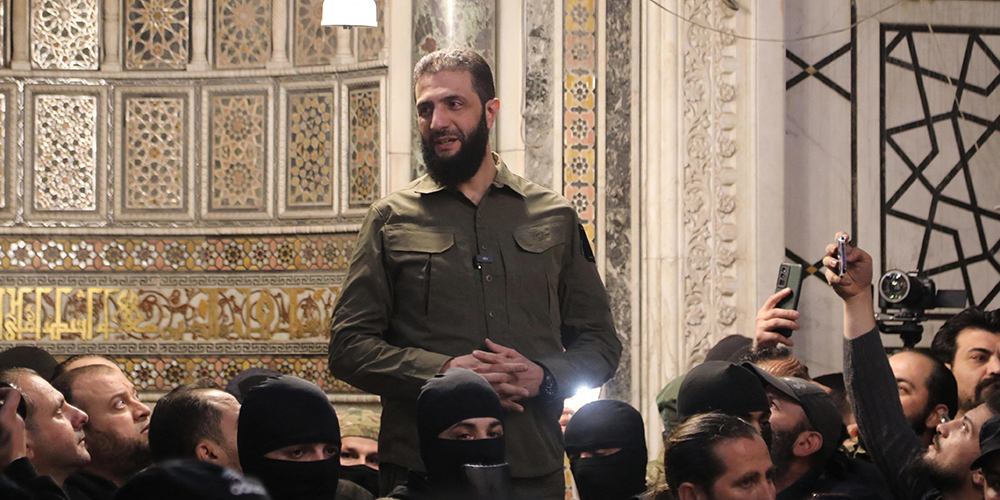 صورة الرئيس أحمد الشرع في قلب المسجد الأموي - بعد عملية ردع العدوان وفرار نظام الأسد